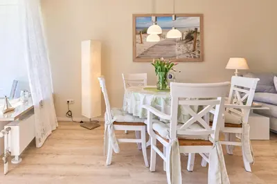 Ein Sitzbereich in der Unterkunft Sanibel Travemünde