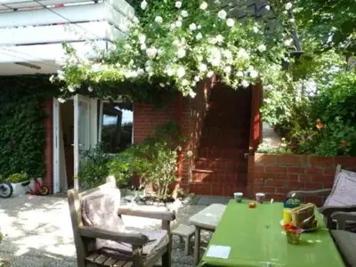Ein Garten an der Unterkunft Haus Memel