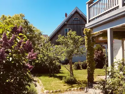 Ein Garten an der Unterkunft Casa Mare Baltico Reethaus