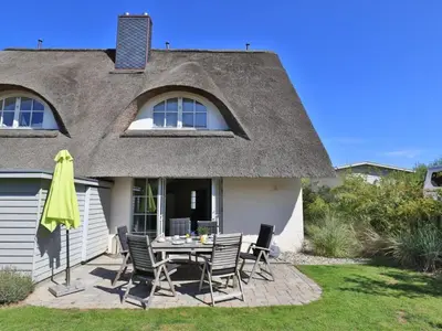 Das Gebäude in dem sich das Ferienhaus befindet