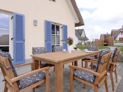 Das Gebäude in dem sich das Ferienhaus befindet