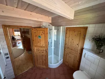 Ein Badezimmer in der Unterkunft FeWo Wardersee