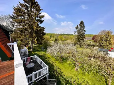 Ein Garten an der Unterkunft Sachsenhof Villa Kunterbunt