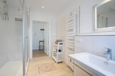 Ein Badezimmer in der Unterkunft KUR18 Ferienwohnung Baltic Deck
