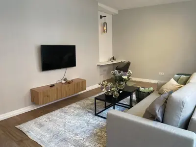 TV/Unterhaltungsangebot in der Unterkunft Ferienwohnung Marzipan - im Herzen der Altstadt, historisches Gebäude mit modernem Ambiente, W-LAN