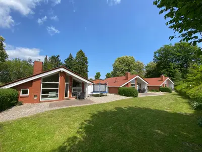 Das Gebäude in dem sich das Ferienhaus befindet