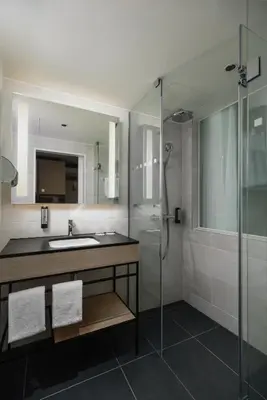 Ein Badezimmer in der Unterkunft IntercityHotel Lübeck