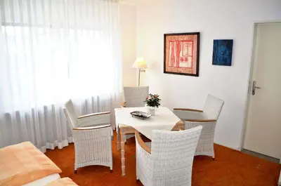 Ein Sitzbereich in der Unterkunft Gästehaus Steinhardt Ferienwohnung Nr 03