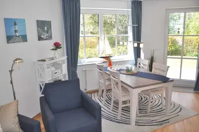Ein Sitzbereich in der Unterkunft Ostseeallee 11 Ferienwohnung Rauschen