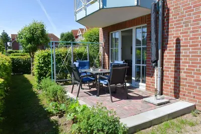 Ein Garten an der Unterkunft Ostseeallee 33 Ferienwohnung Ostseeliebe
