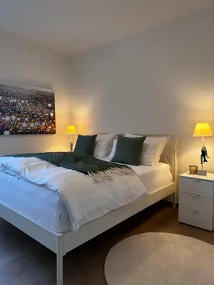Ein Bett oder Betten in einem Zimmer der Unterkunft ٤Sweet Spot٤Geräumig-King Bed-Disney+-Parken