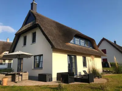 Das Gebäude in dem sich das Ferienhaus befindet