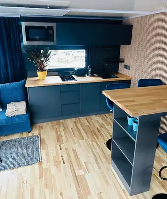 Küche/Küchenzeile in der Unterkunft Premium Hausboot Blaue Lagune