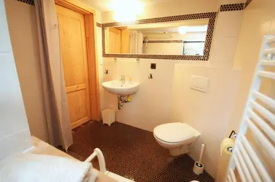 Ein Badezimmer in der Unterkunft Wohnungen unter Reet