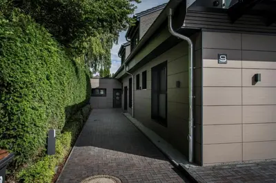 Das Gebäude in dem sich die Ferienwohnung befindet