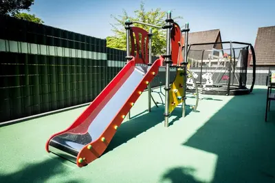 Ein Kinderspielbereich in der Unterkunft Heaven House Regenbogen