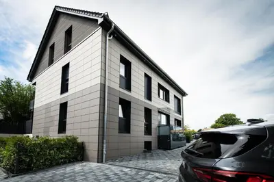 Das Gebäude in dem sich die Ferienwohnung befindet
