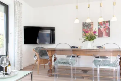TV/Unterhaltungsangebot in der Unterkunft Ferienwohnung Kaiserallee Travemünde