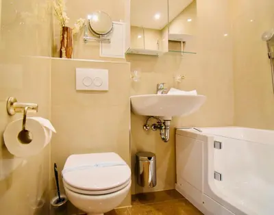 Ein Badezimmer in der Unterkunft Ferienpark am Fahrenkroog Wolke 9 Apartment 352