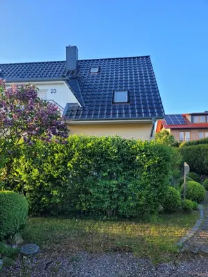 Ein Garten an der Unterkunft Küstenkoje Niendorf