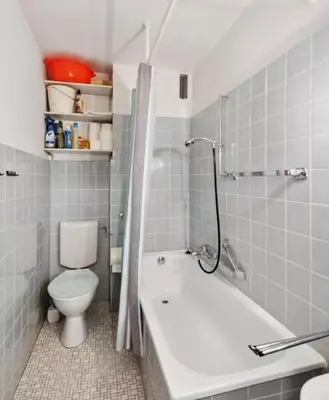 Ein Badezimmer in der Unterkunft Beau Rivage Apt 9
