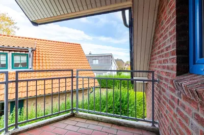 Das Gebäude in dem sich das Ferienhaus befindet