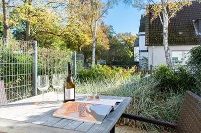 Ein Garten an der Unterkunft Ferienwohnung Dünengras