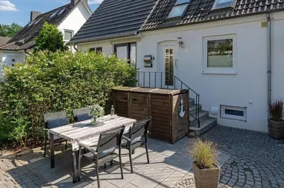 Das Gebäude in dem sich das Ferienhaus befindet