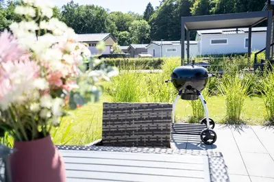 Ein Garten an der Unterkunft Ostseecamp Muscheltraum