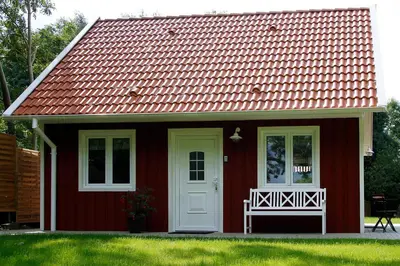 Das Gebäude in dem sich das Ferienhaus befindet