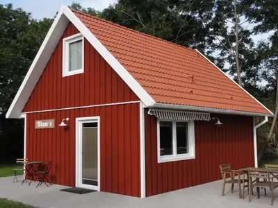 Das Gebäude in dem sich das Ferienhaus befindet