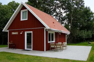 Das Gebäude in dem sich das Ferienhaus befindet