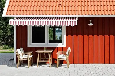 Das Gebäude in dem sich das Ferienhaus befindet