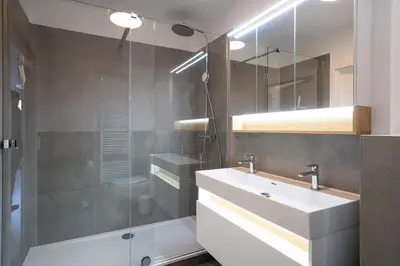 Ein Badezimmer in der Unterkunft TER 215 - Terrassenhuegel - Seeblick