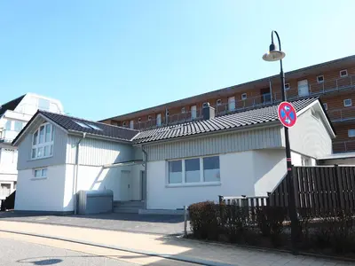 Das Gebäude in dem sich die Ferienwohnung befindet