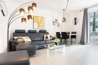 Ein Sitzbereich in der Unterkunft Pamirstraße 2 Seeluft