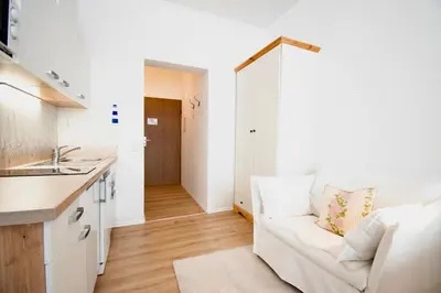 Küche/Küchenzeile in der Unterkunft Villa Wilhelma Strandallee 146 Villa Wilhelma Studio 7