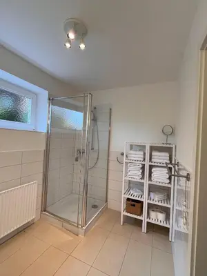 Ein Badezimmer in der Unterkunft FeWo Machedanz strandnah Timmendorf Strand