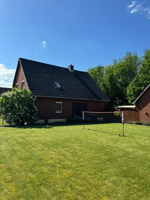 Ein Garten an der Unterkunft Apartment mit Garten und Pool in Ostseenähe