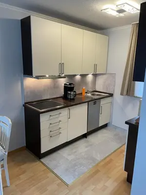 Küche/Küchenzeile in der Unterkunft Ferienwohnung Strandburg - zentral und direkt am Strand