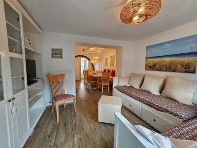 Ein Sitzbereich in der Unterkunft Ferienwohnung Raphael Timmendorfer Strand Gorch-Fock-Straße
