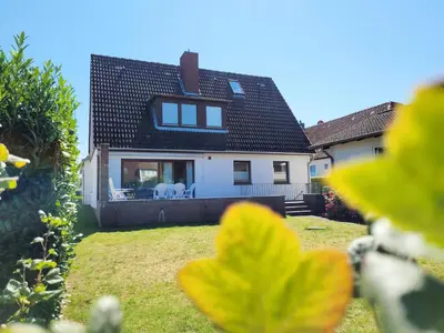Das Gebäude in dem sich das Ferienhaus befindet