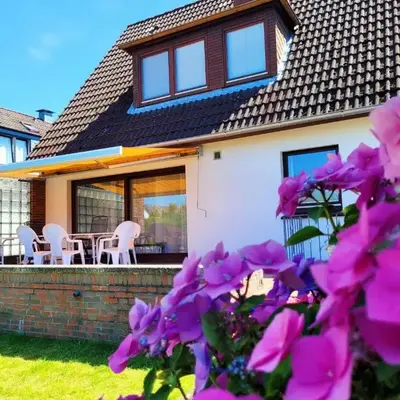 Ferienhaus mit Garten und idyllischer Ruhe