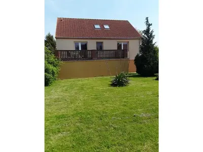 Das Gebäude in dem sich das Ferienhaus befindet