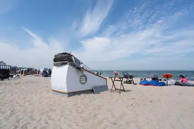 Ein Strand an oder in der Nähe der Zelt-Lodge