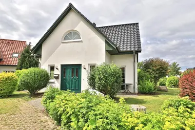 Ein Garten an der Unterkunft Küstenblick