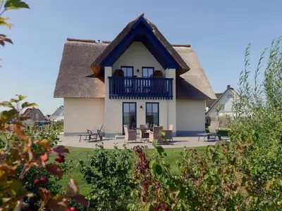 Das Gebäude in dem sich das Ferienhaus befindet