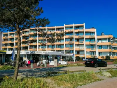 Das Gebäude in dem sich das Ferienhaus befindet