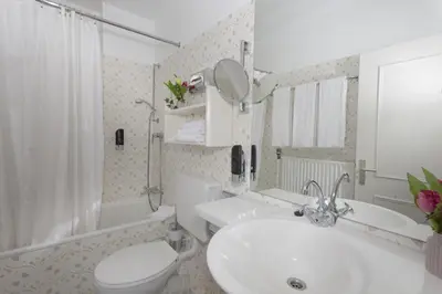 Ein Badezimmer in der Unterkunft Gästehaus Kaiserhof Lübeck