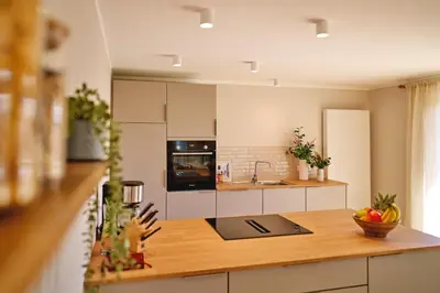 Küche/Küchenzeile in der Unterkunft Lykke Hus - Wohnung Fridas Ausblick OG